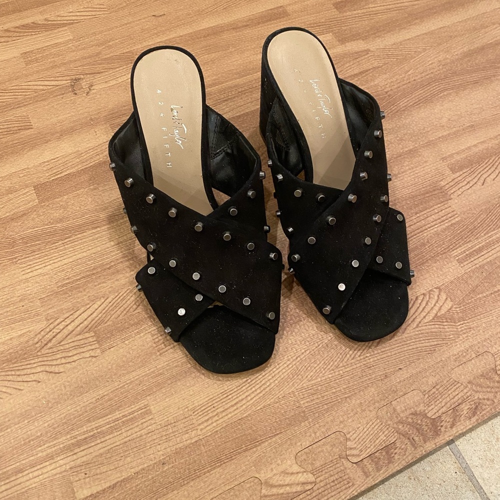 LORD & TAYLOR JADE 1 BLACK HEELS